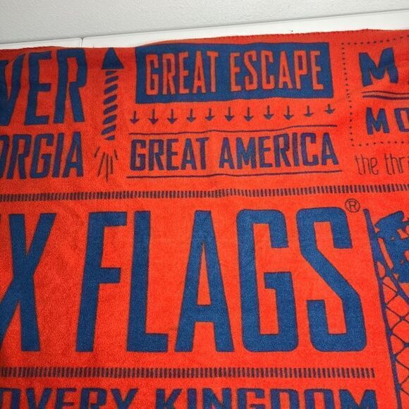 Six Flags Discovery Kingdom Magic Mountain Blanket Printed Fleece Throw 60”x50” - Picture 2 of 7